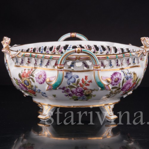 Фарфоровое Блюдо на ножках с цветочной росписью, Porcelaine de Paris, Франция, 19 в.