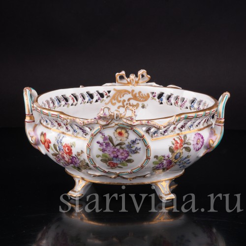 Фарфоровое Блюдо на ножках с цветочной росписью, Porcelaine de Paris, Франция, 19 в.