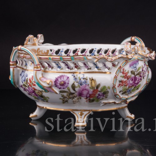 Фарфоровое Блюдо на ножках с цветочной росписью, Porcelaine de Paris, Франция, 19 в.