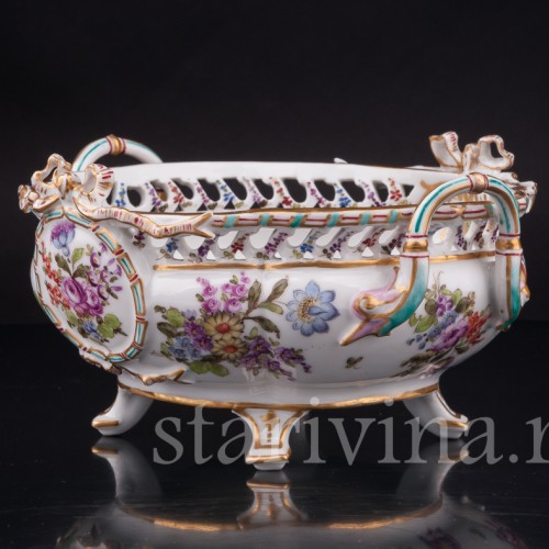Фарфоровое Блюдо на ножках с цветочной росписью, Porcelaine de Paris, Франция, 19 в.