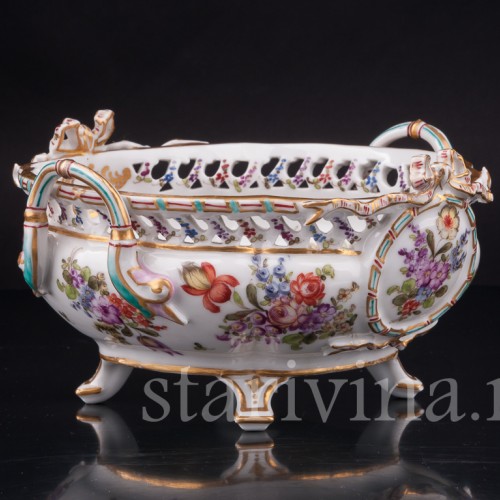 Фарфоровое Блюдо на ножках с цветочной росписью, Porcelaine de Paris, Франция, 19 в.