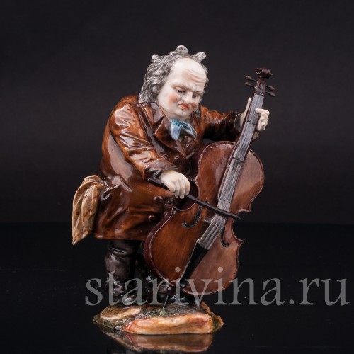 Фигурка из фарфора Музыкант с контрабасом, Дрезден, Германия, нач. 20 в.