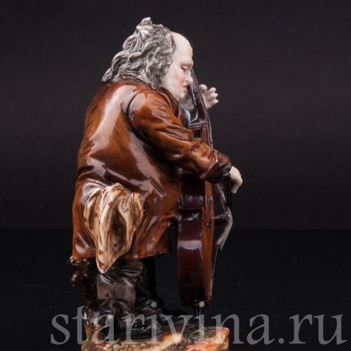 Фигурка из фарфора Музыкант с контрабасом, Дрезден, Германия, нач. 20 в.