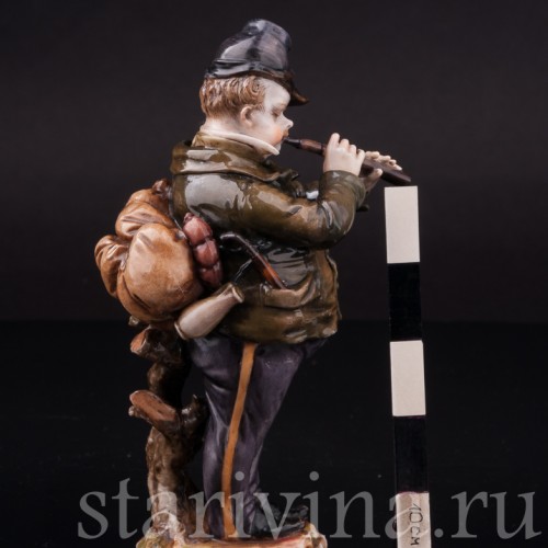 Фигурка из фарфора Музыкант с гобоем, Дрезден, Германия, нач. 20 в.