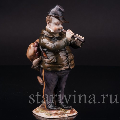Фигурка из фарфора Музыкант с гобоем, Дрезден, Германия, нач. 20 в.
