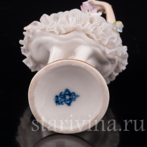 Фигурка из фарфора Балерина с цветком, кружевная миниатюра, Volkstedt, Германия, пер. пол. 20 в.