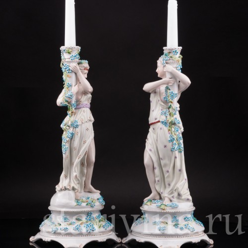 Старинные фарфоровые Два подсвечника с фигурами девушек, Дрезден, Германия, кон. 19 в.