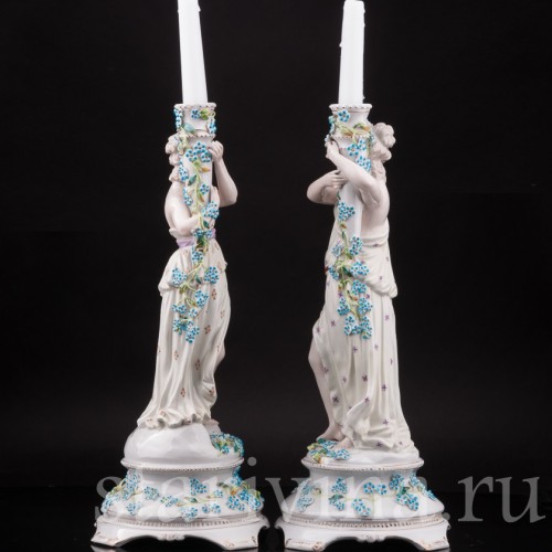 Старинные фарфоровые Два подсвечника с фигурами девушек, Дрезден, Германия, кон. 19 в.