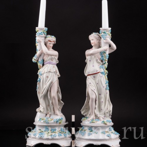 Старинные фарфоровые Два подсвечника с фигурами девушек, Дрезден, Германия, кон. 19 в.