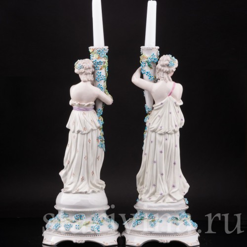 Старинные фарфоровые Два подсвечника с фигурами девушек, Дрезден, Германия, кон. 19 в.