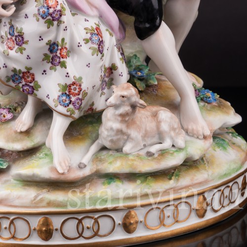 Фарфоровая статуэтка Пасторальная пара с незабудками, Volkstedt, Германия, нач. 20 в.