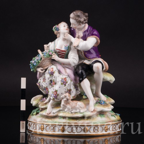 Фарфоровая статуэтка Пасторальная пара с незабудками, Volkstedt, Германия, нач. 20 в.