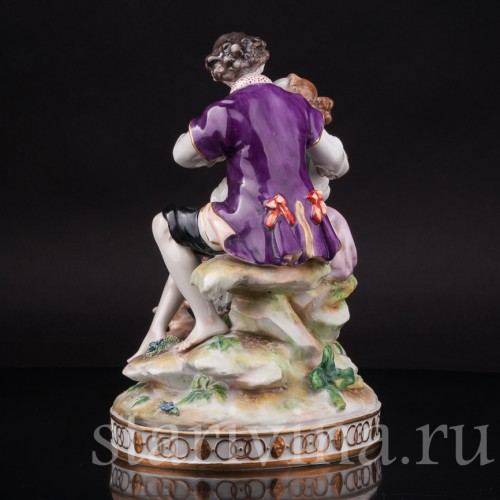 Фарфоровая статуэтка Пасторальная пара с незабудками, Volkstedt, Германия, нач. 20 в.