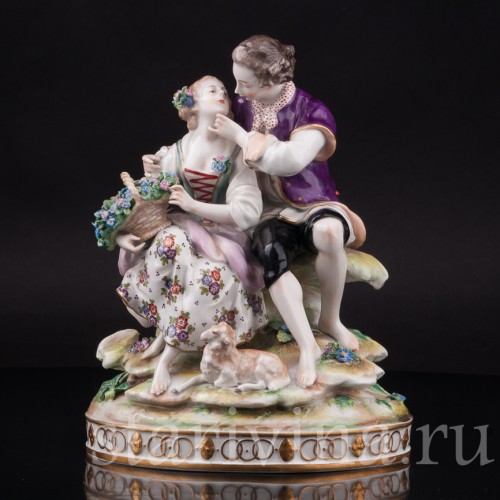 Фарфоровая статуэтка Пасторальная пара с незабудками, Volkstedt, Германия, нач. 20 в.