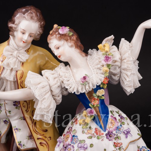 Фарфоровая статуэтка балерины Мари Анн Камарго с кавалером, кружевная, Volkstedt, Германия, сер. 20 в.
