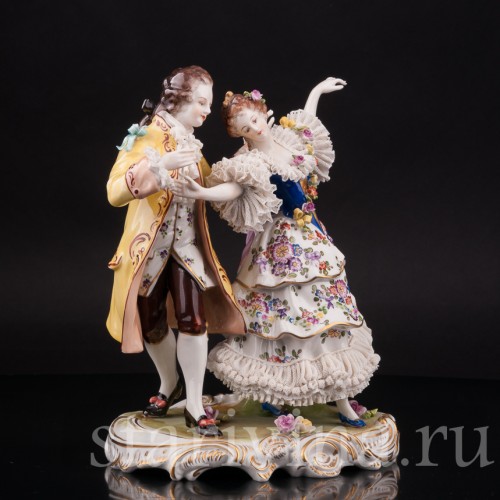 Фарфоровая статуэтка балерины Мари Анн Камарго с кавалером, кружевная, Volkstedt, Германия, сер. 20 в.