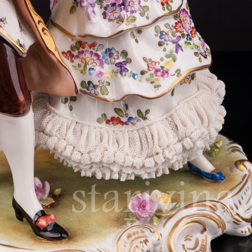 Фарфоровая статуэтка балерины Мари Анн Камарго с кавалером, кружевная, Volkstedt, Германия, сер. 20 в.