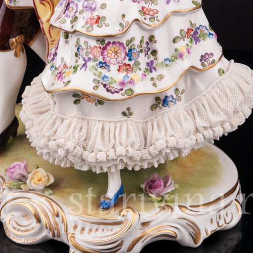 Фарфоровая статуэтка балерины Мари Анн Камарго с кавалером, кружевная, Volkstedt, Германия, сер. 20 в.