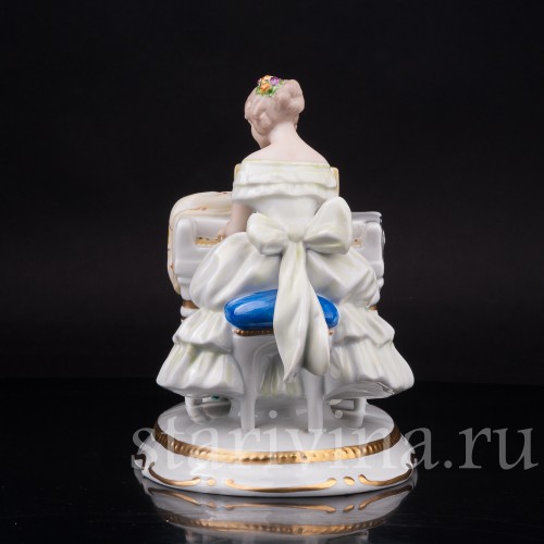 Фарфоровая статуэтка Девушка за клавесином, Wallendorf, Германия, 1963-90 гг.