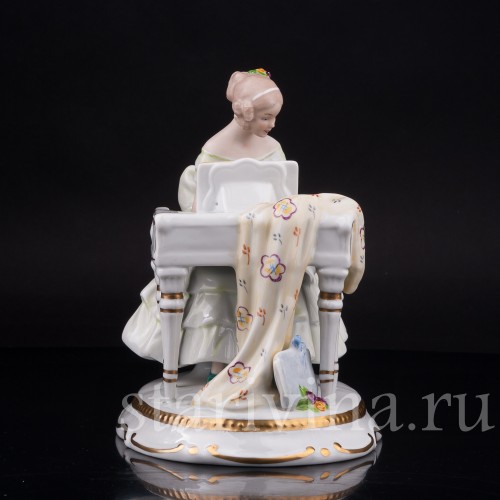 Фарфоровая статуэтка Девушка за клавесином, Wallendorf, Германия, 1963-90 гг.