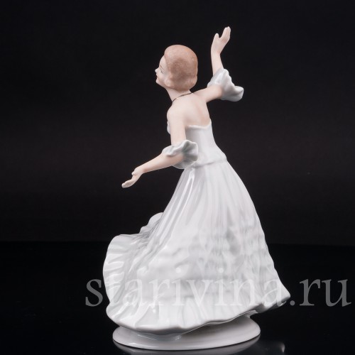 Статуэтка из фарфора Танцующая девушка, Wallendorf, Германия, 1963-90 гг.