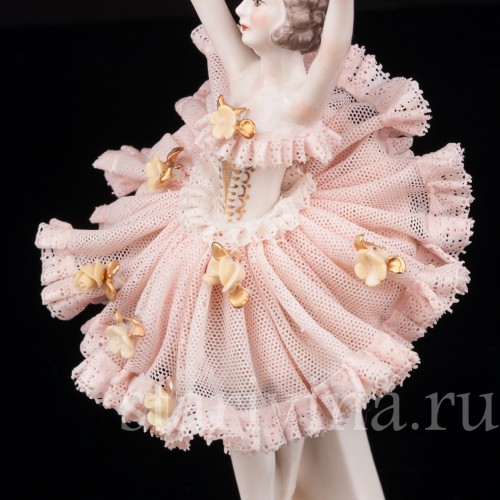 Фарфоровая статуэтка Балерина с поднятыми руками, кружевная, Ackermann & Fritze, Германия, пер. пол. 20 в.