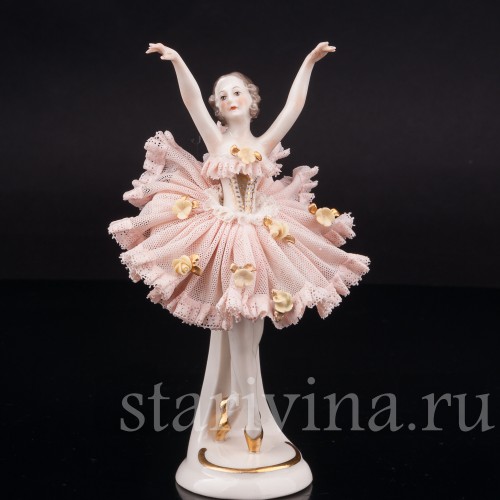 Фарфоровая статуэтка Балерина с поднятыми руками, кружевная, Ackermann & Fritze, Германия, пер. пол. 20 в.