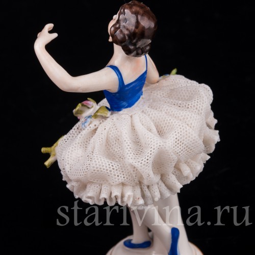 Фарфоровая статуэтка Балерина с цветком, кружевная миниатюра, Volkstedt, Германия, перв. пол. 20 в.