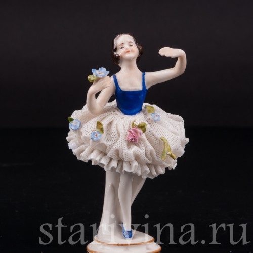 Фарфоровая статуэтка Балерина с цветком, кружевная миниатюра, Volkstedt, Германия, перв. пол. 20 в.