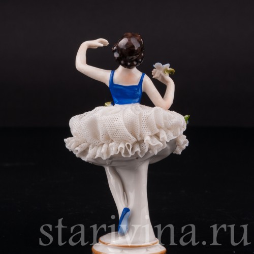 Фарфоровая статуэтка Балерина с цветком, кружевная миниатюра, Volkstedt, Германия, перв. пол. 20 в.