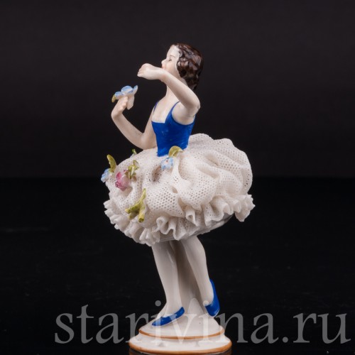 Фарфоровая статуэтка Балерина с цветком, кружевная миниатюра, Volkstedt, Германия, перв. пол. 20 в.