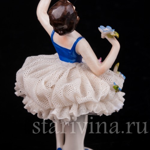 Фарфоровая статуэтка Балерина с цветком, кружевная миниатюра, Volkstedt, Германия, перв. пол. 20 в.