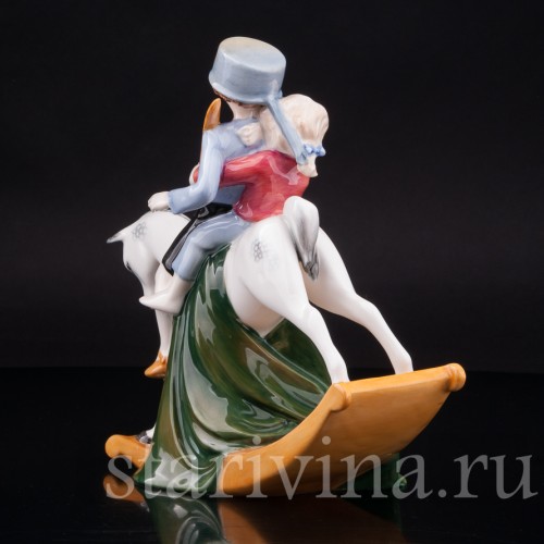 Фарфоровая фигурка Держись, сестрёнка!, Royal Doulton, Великобритания, 1990 г.