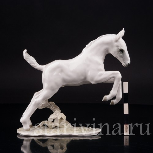 Фарфоровая фигурка Резвящийся жеребёнок, Hutschenreuther, Германия, 1970 гг.