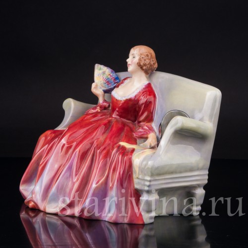 Фигурка из фарфора "Эти чудесные 20 лет", девушка на диване Royal Doulton, Великобритания, 1928-1959 гг.