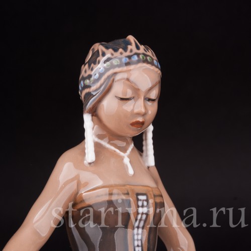 Фигурка из фарфора девушки Танцовщица с острова Ява Dahl Jensen, Дания.