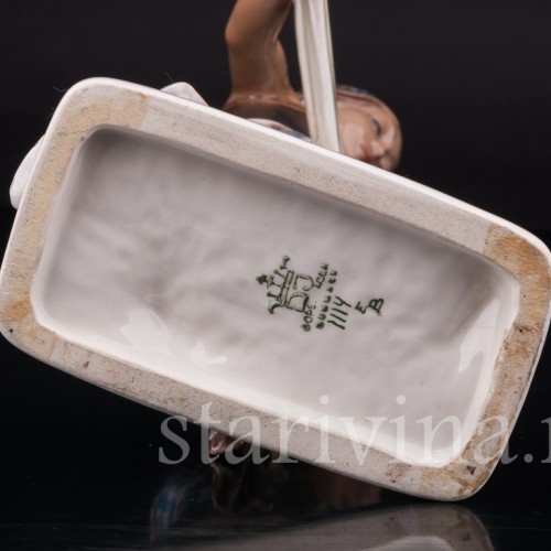 Фигурка из фарфора девушки Танцовщица с острова Ява Dahl Jensen, Дания.