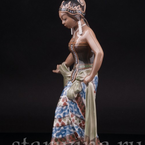 Фигурка из фарфора девушки Танцовщица с острова Ява Dahl Jensen, Дания.