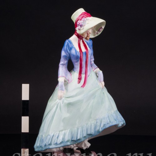 Фарфоровая фигурка Девушка на прогулке, Royal Doulton, Великобритания, 1929-42 гг.