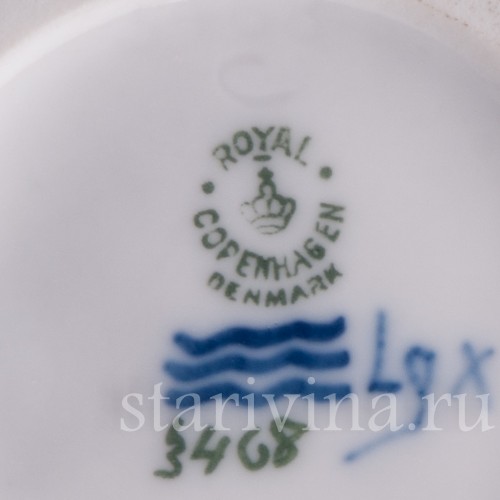 Статуэтка из фарфора Мальчик с мишкой, Royal Copenhagen, Дания, 1952 год.