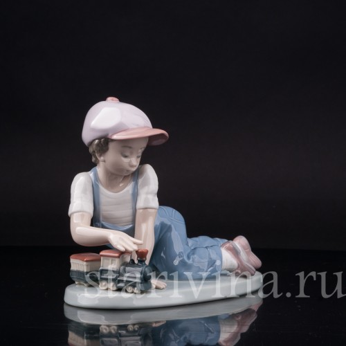 Фарфоровая фигурка Мальчик с паровозиком, Lladro, Испания, 1992 г.