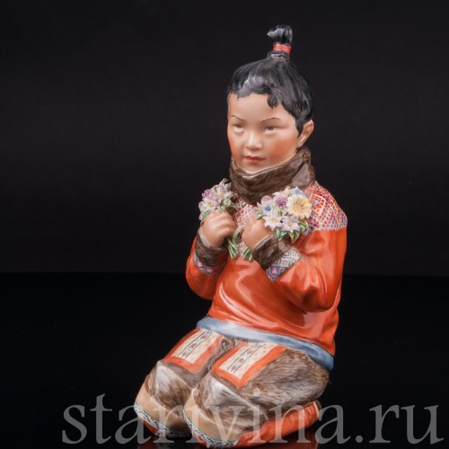 Фарфоровая статуэтка Девочка из Гренландии, Royal Copenhagen, Дания, 1958 год.