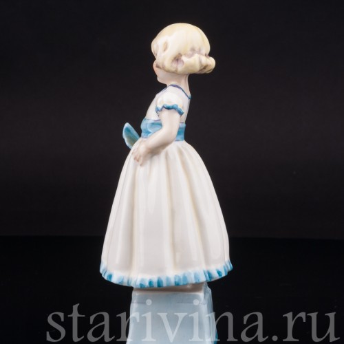 Фарфоровая фигурка девочки Прекрасная малышка, Royal Worcester, Великобритания, 1942–1948 гг.