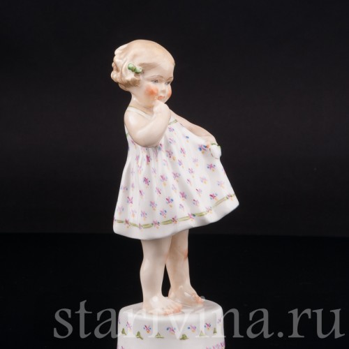 Фигурка девочки из фарфора Только я! Royal Worcester, Великобритания, вт. пол. 20 века.