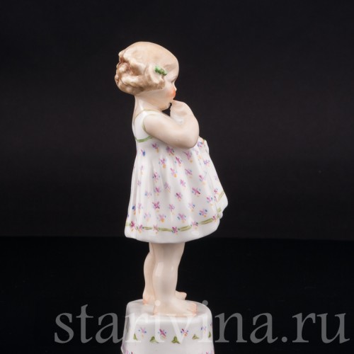 Фигурка девочки из фарфора Только я! Royal Worcester, Великобритания, вт. пол. 20 века.