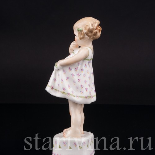 Фигурка девочки из фарфора Только я! Royal Worcester, Великобритания, вт. пол. 20 века.