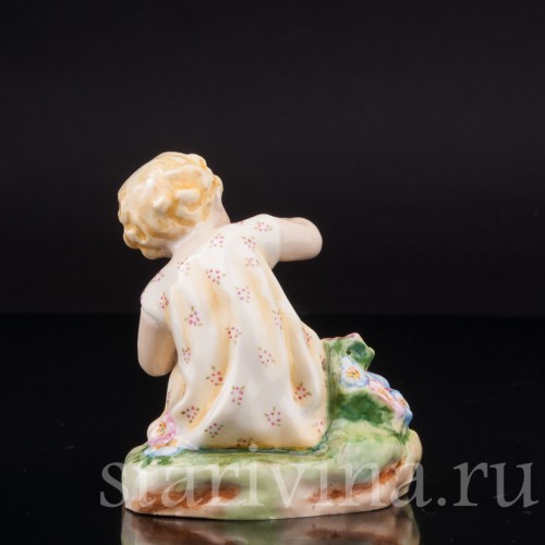 Фигурка девочки из фарфора Шалунья Royal Worcester, Великобритания, 1951 год.