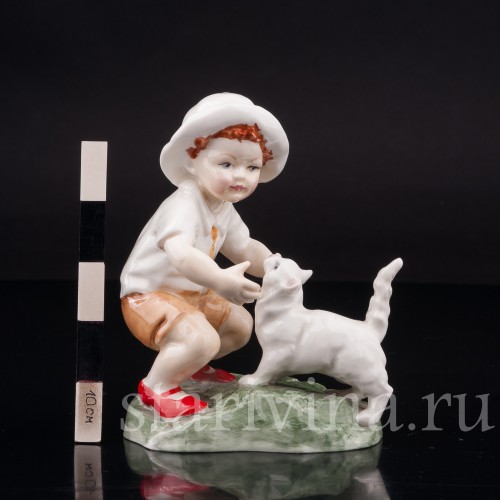 Фарфоровая статуэтка Снежок, мальчик с кошкой, Royal Worcester, Великобритания, вт. пол. 20 века.