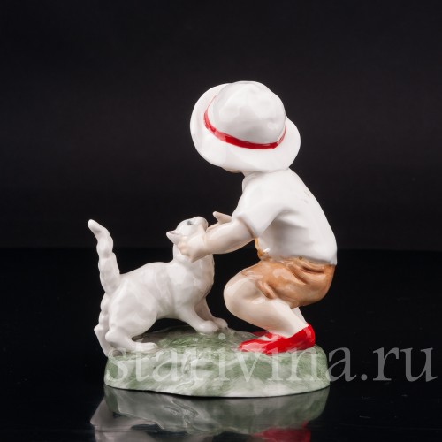 Фарфоровая статуэтка Снежок, мальчик с кошкой, Royal Worcester, Великобритания, вт. пол. 20 века.