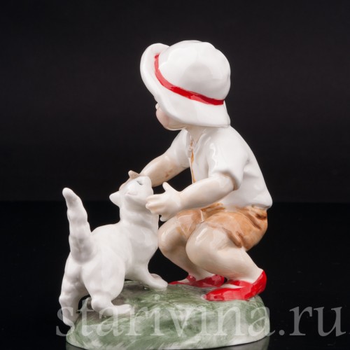 Фарфоровая статуэтка Снежок, мальчик с кошкой, Royal Worcester, Великобритания, вт. пол. 20 века.
